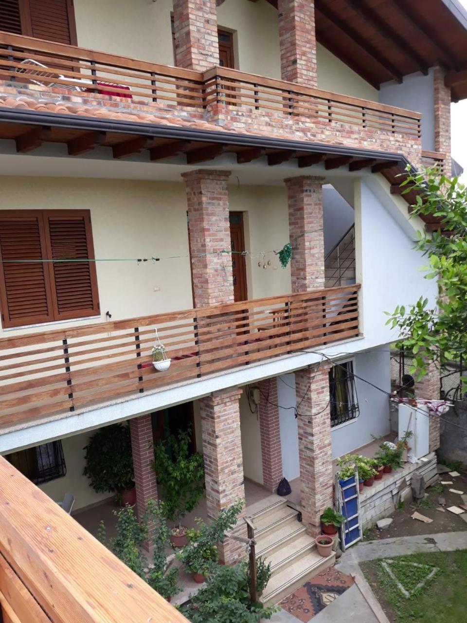 Sara'S Villa Shkoder Exterior photo